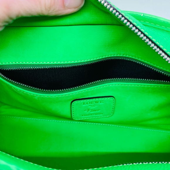 Loewe Green Limited Edition leather bag with handles - Picture 17 of 17